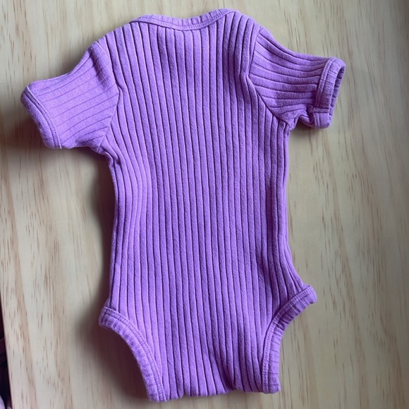 Kate Quinn organic cotton classic rib short sleeve bodysuit size NB - Picture 2 of 4